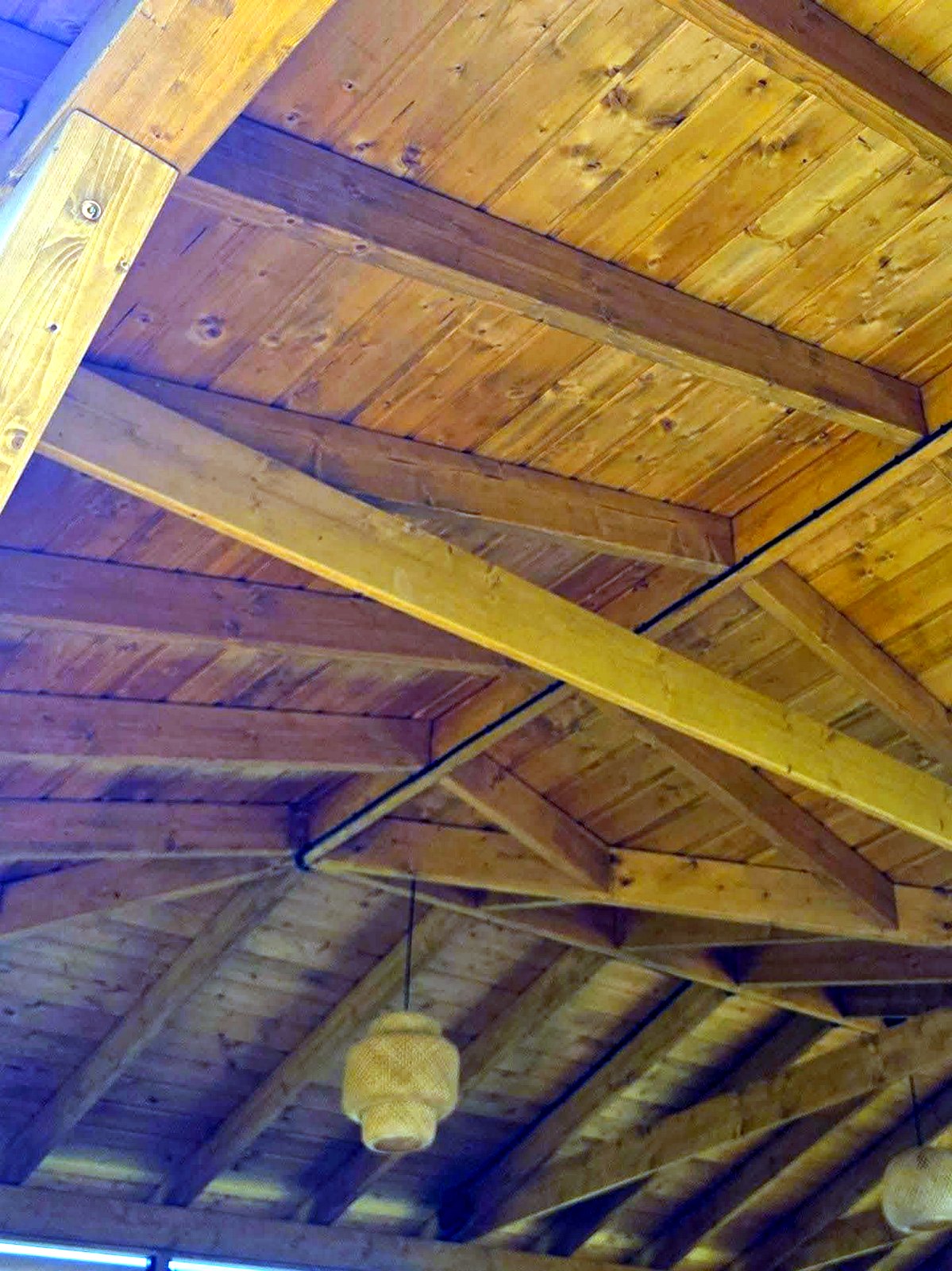 Drewniana więźba dachowa altany — realizacja GoldenWood